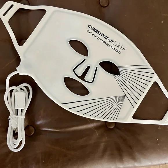 Currentbody Skin LED Red Light Therapy Mask - Picture 3 of 11